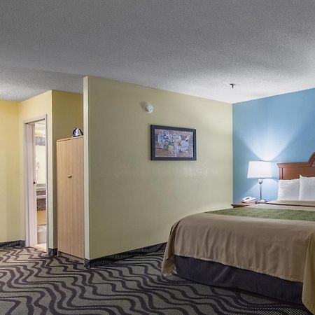 Econo Lodge Дариен Екстериор снимка