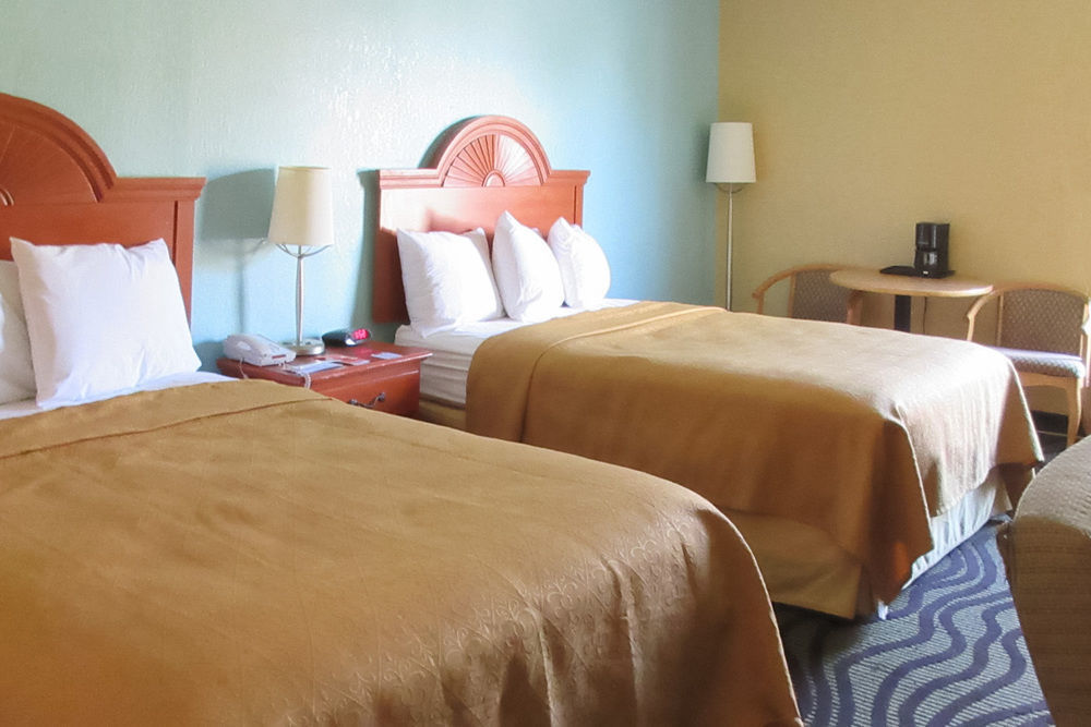 Econo Lodge Дариен Екстериор снимка