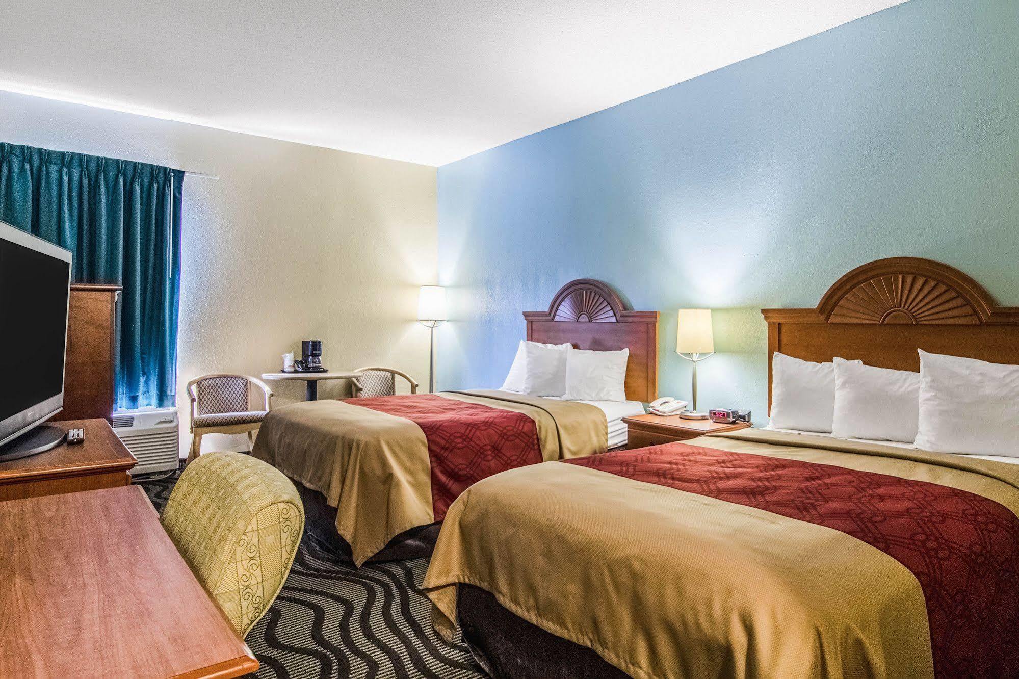 Econo Lodge Дариен Екстериор снимка