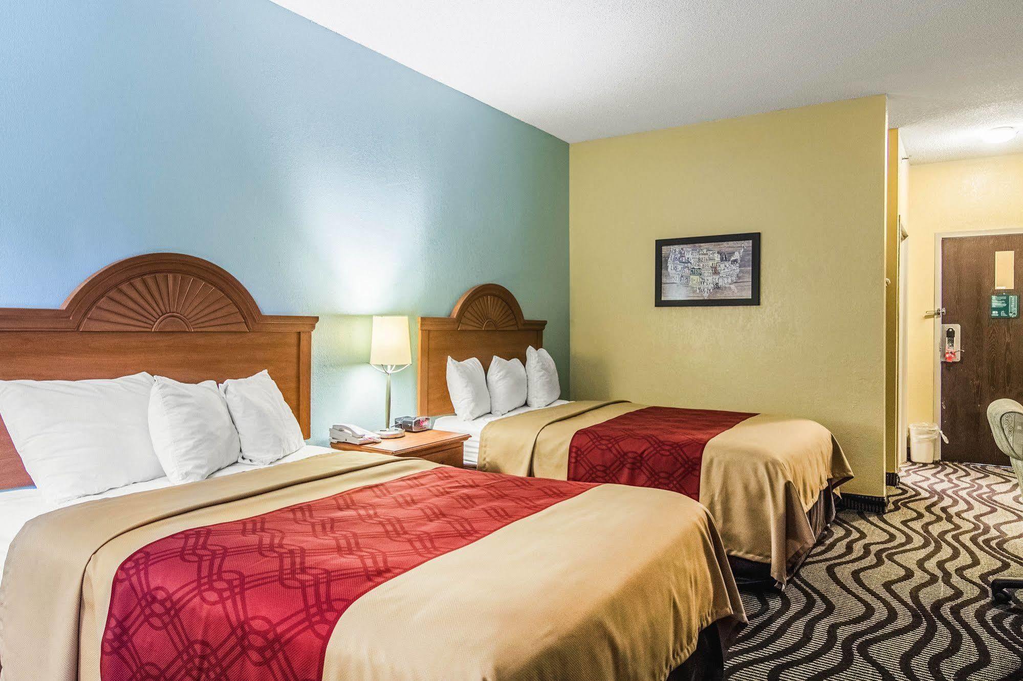 Econo Lodge Дариен Екстериор снимка