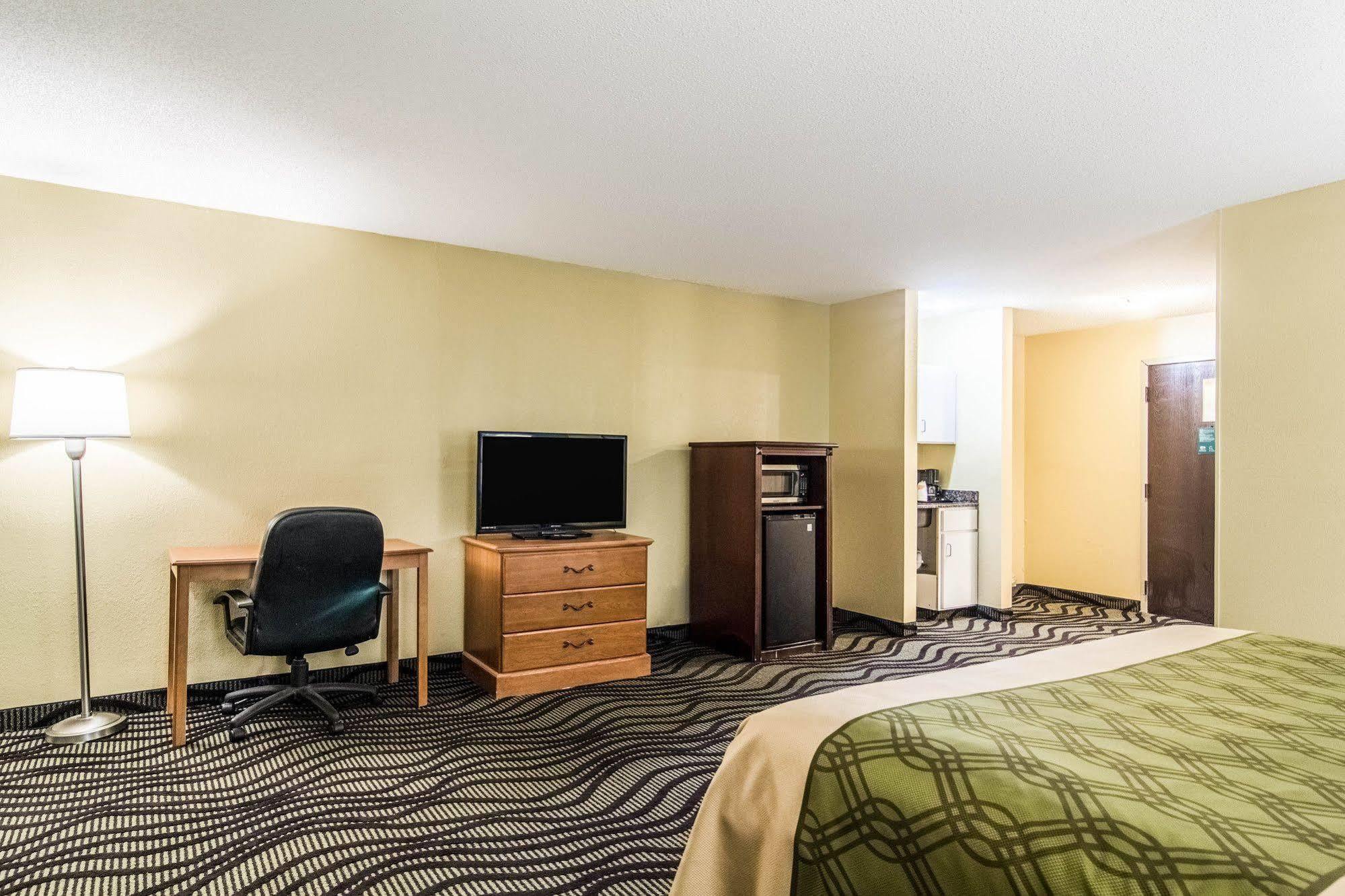 Econo Lodge Дариен Екстериор снимка