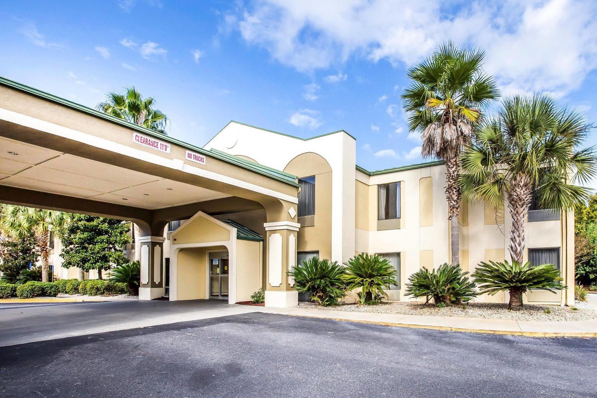 Econo Lodge Дариен Екстериор снимка