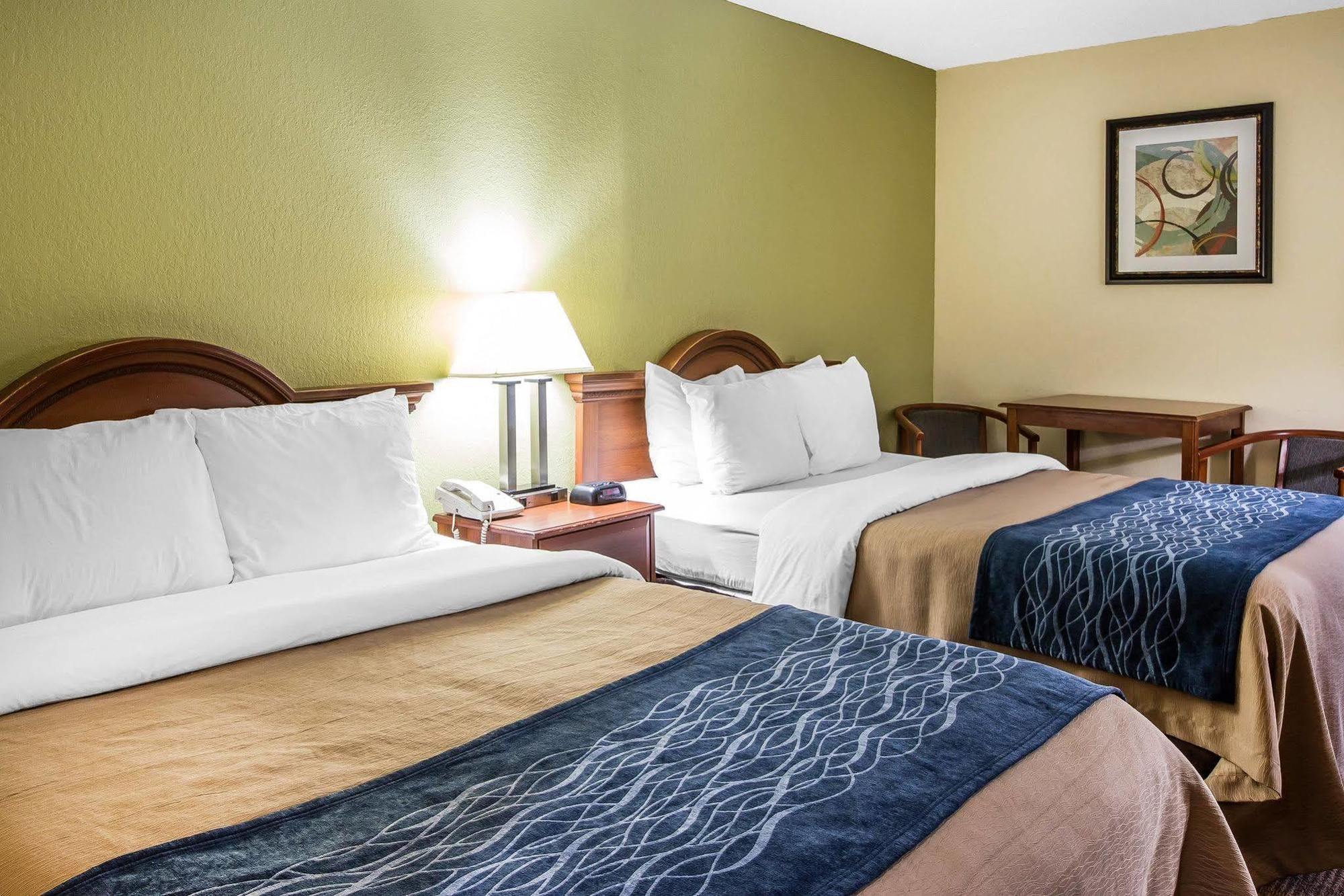 Econo Lodge Дариен Екстериор снимка