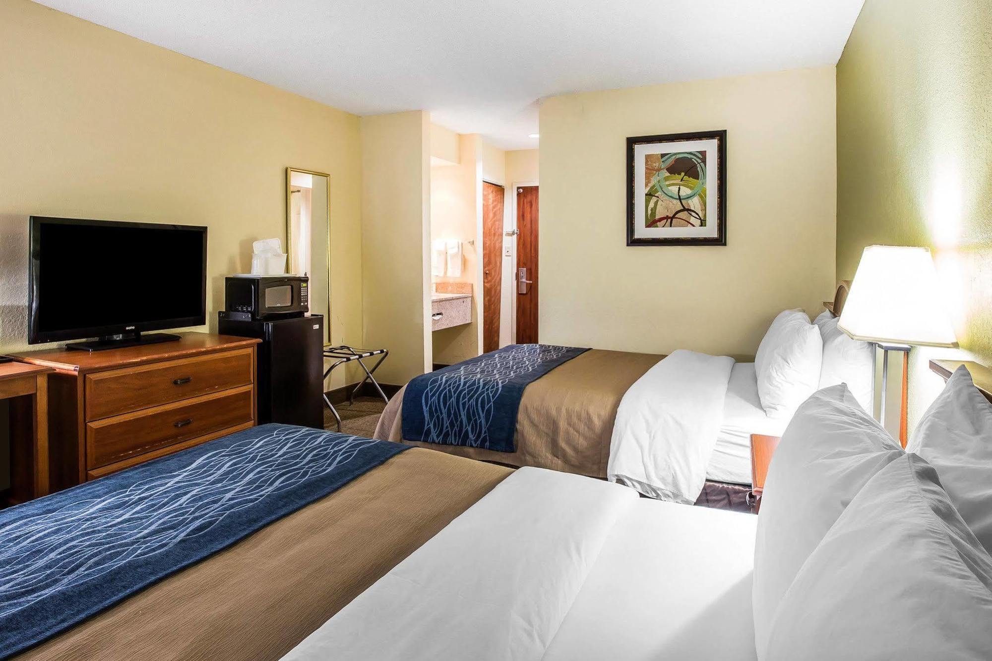 Econo Lodge Дариен Екстериор снимка