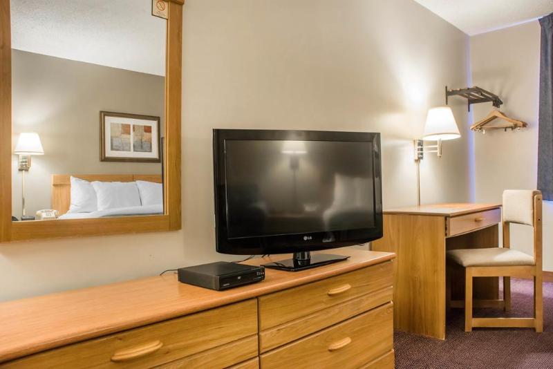 Econo Lodge Дариен Екстериор снимка