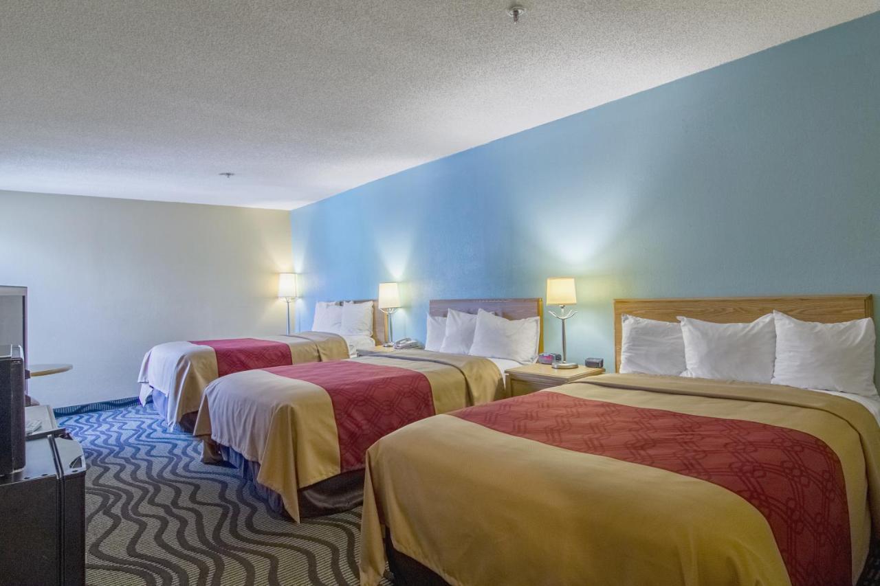 Econo Lodge Дариен Екстериор снимка